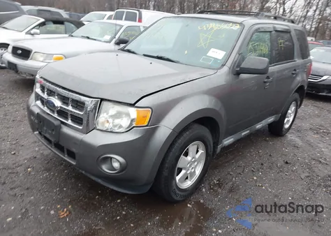 2012 Ford Escape Xlt z USA, uszkodzony, nr VIN 1FMCU9D70CKA19486